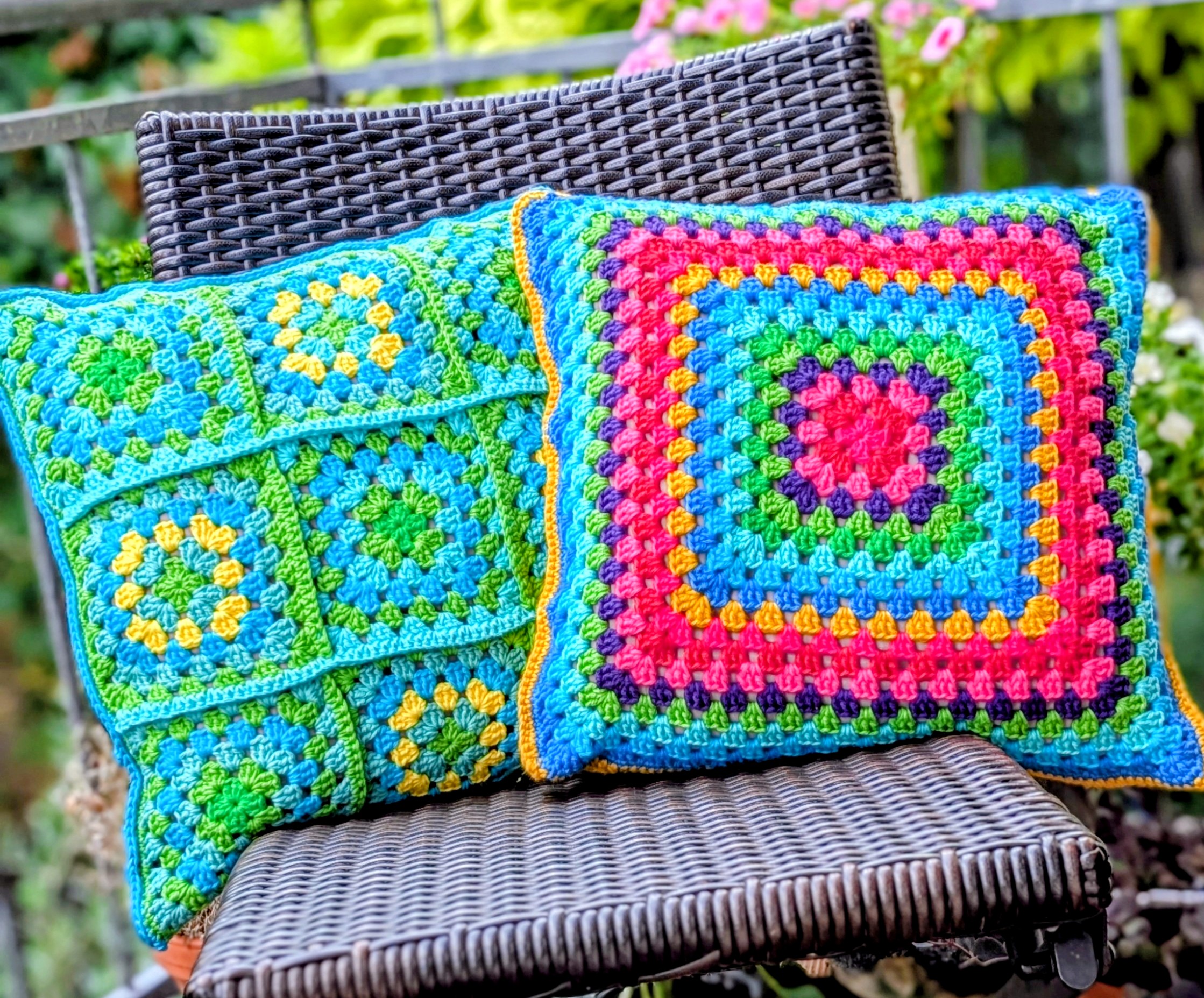 Kissen gehäkelt aus Granny Squares